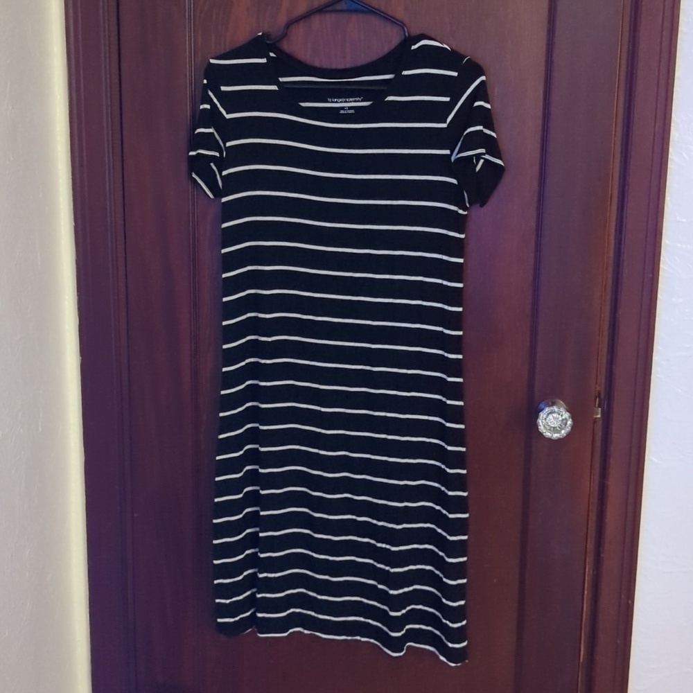 Liz Lange Maternity Black & White Stretch Oversized Tee shirt Dress Size XS